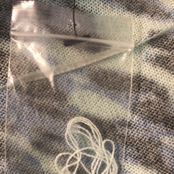 Apt. 9 - deep v neck- long length sweater- lightweight cotton Viscose knit - Picture 8 of 10